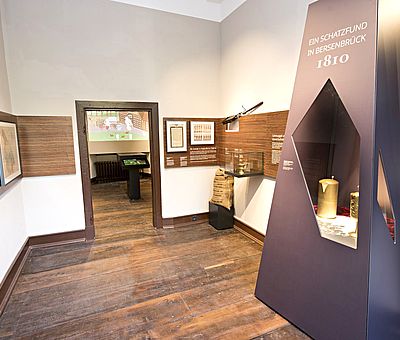 Besucherinnen des Museums im Kloster in Bersenbrück können mit drei virtuellen Museumsgefährten Geschichte erkunden.